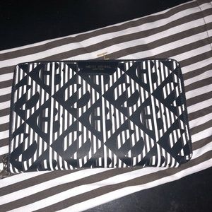 Henri Bendel Wallet